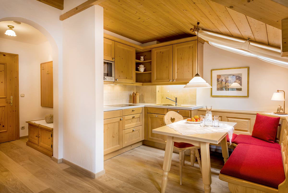 Rauhhornblick Küche mit Essecke Landhaus Wankleiten